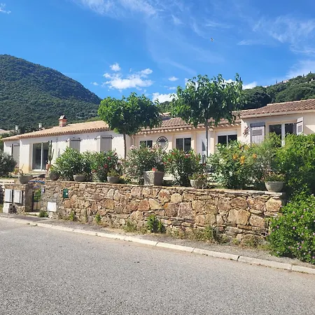 Maison A Sur بيت للعطل